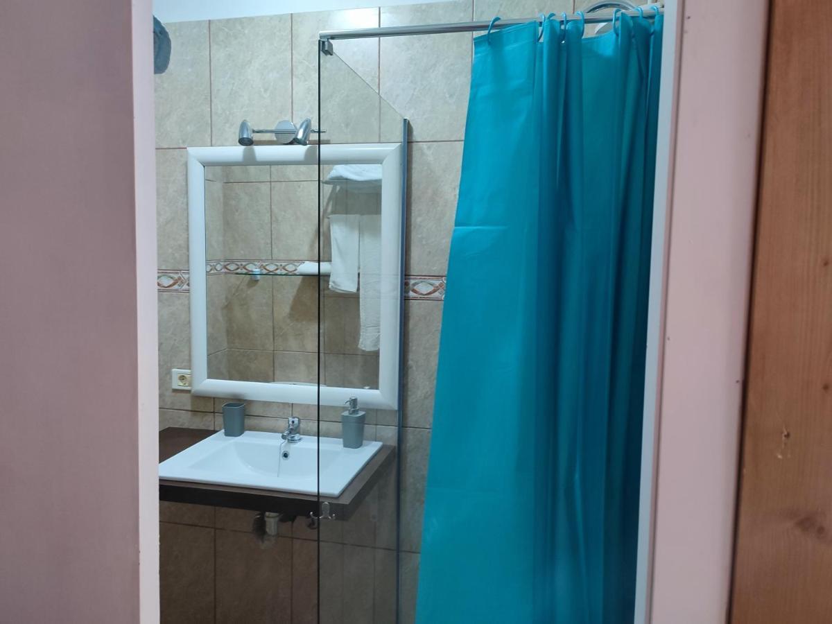 Apartamento Bajo Quintero Apartment Alcala  Exterior photo